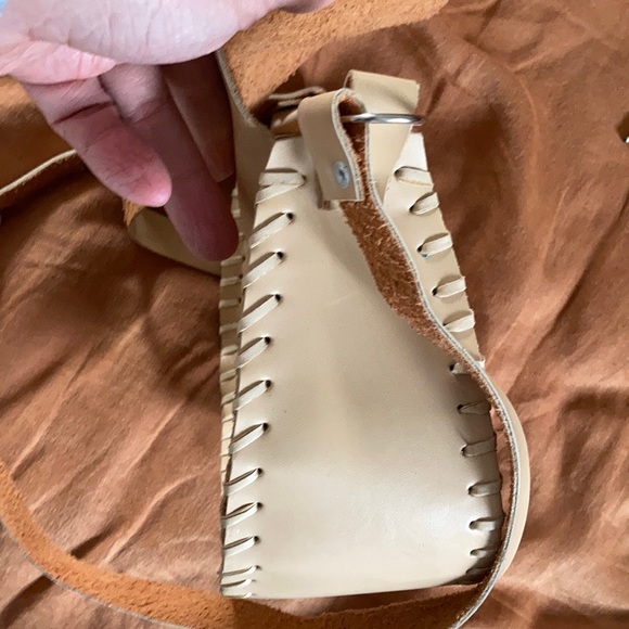 Leather tooled bohemian saddle bag - Picture 6 of 9